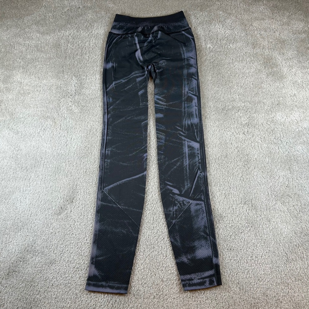 Lululemon Ebb to Street Seamless Leggings Womens XS Black Grey Acid Wash Print